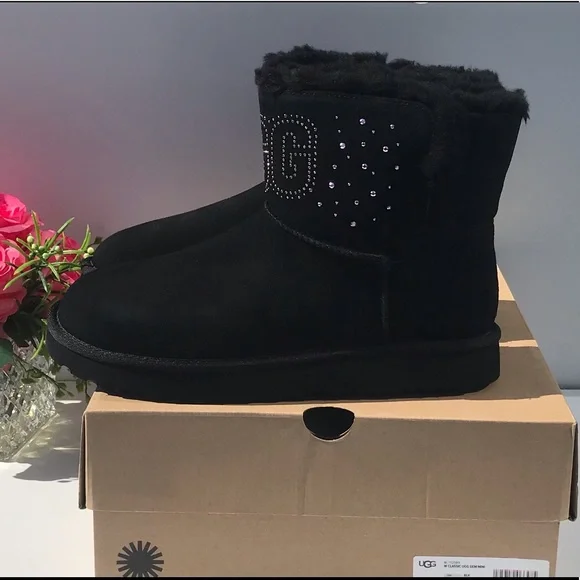 UGG Classic UGG Gem Mini Boots - Picture 5 of 9